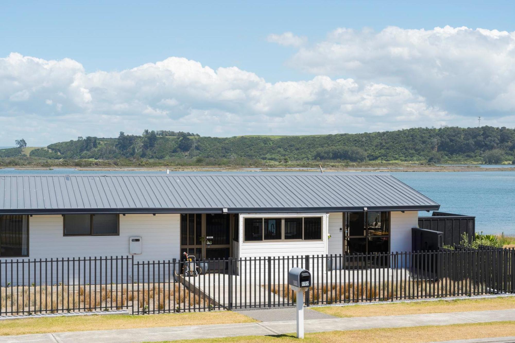 Pukehina Estuary Sunset Views Holiday Home Exterior foto