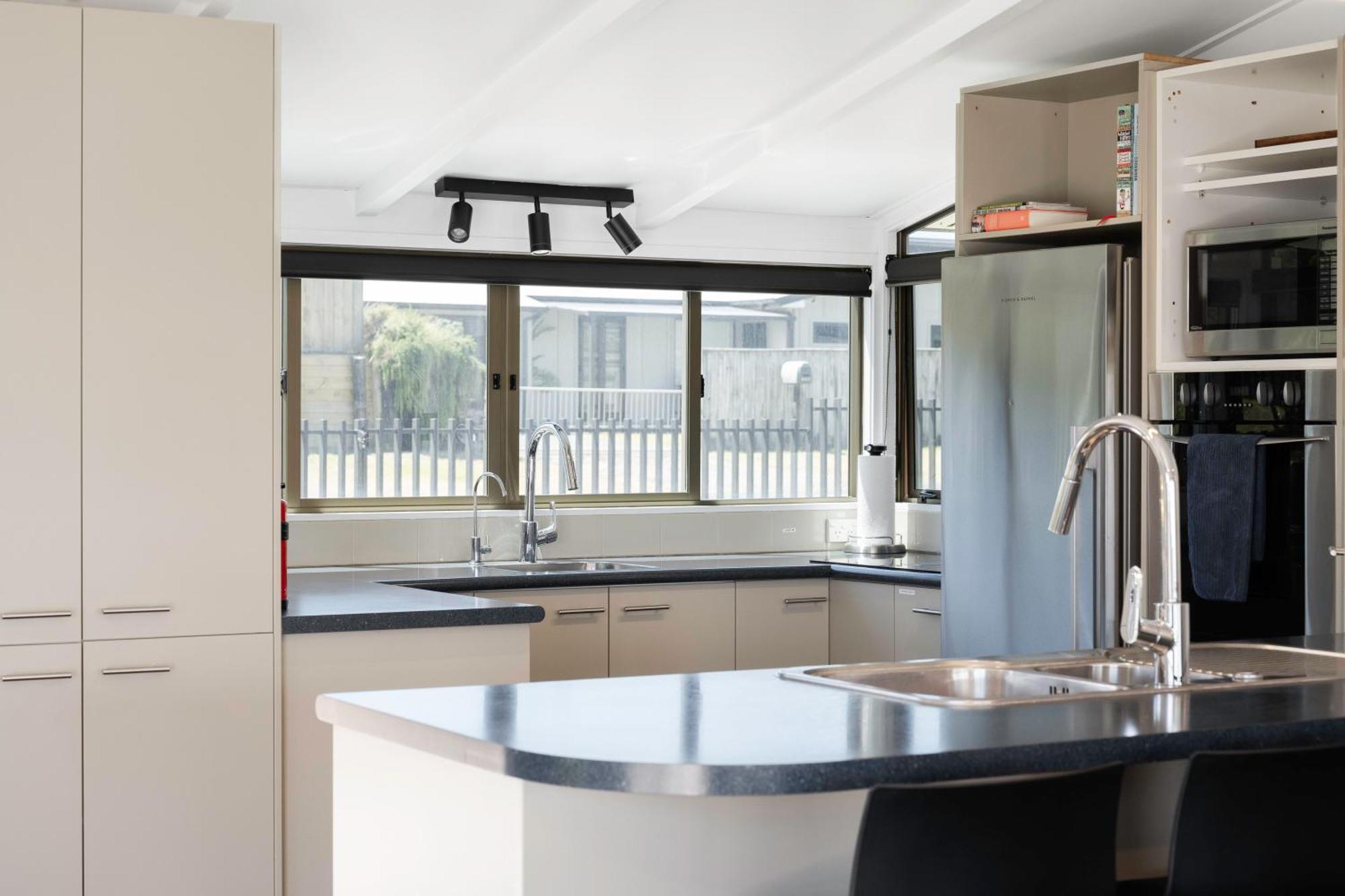 Pukehina Estuary Sunset Views Holiday Home Exterior foto