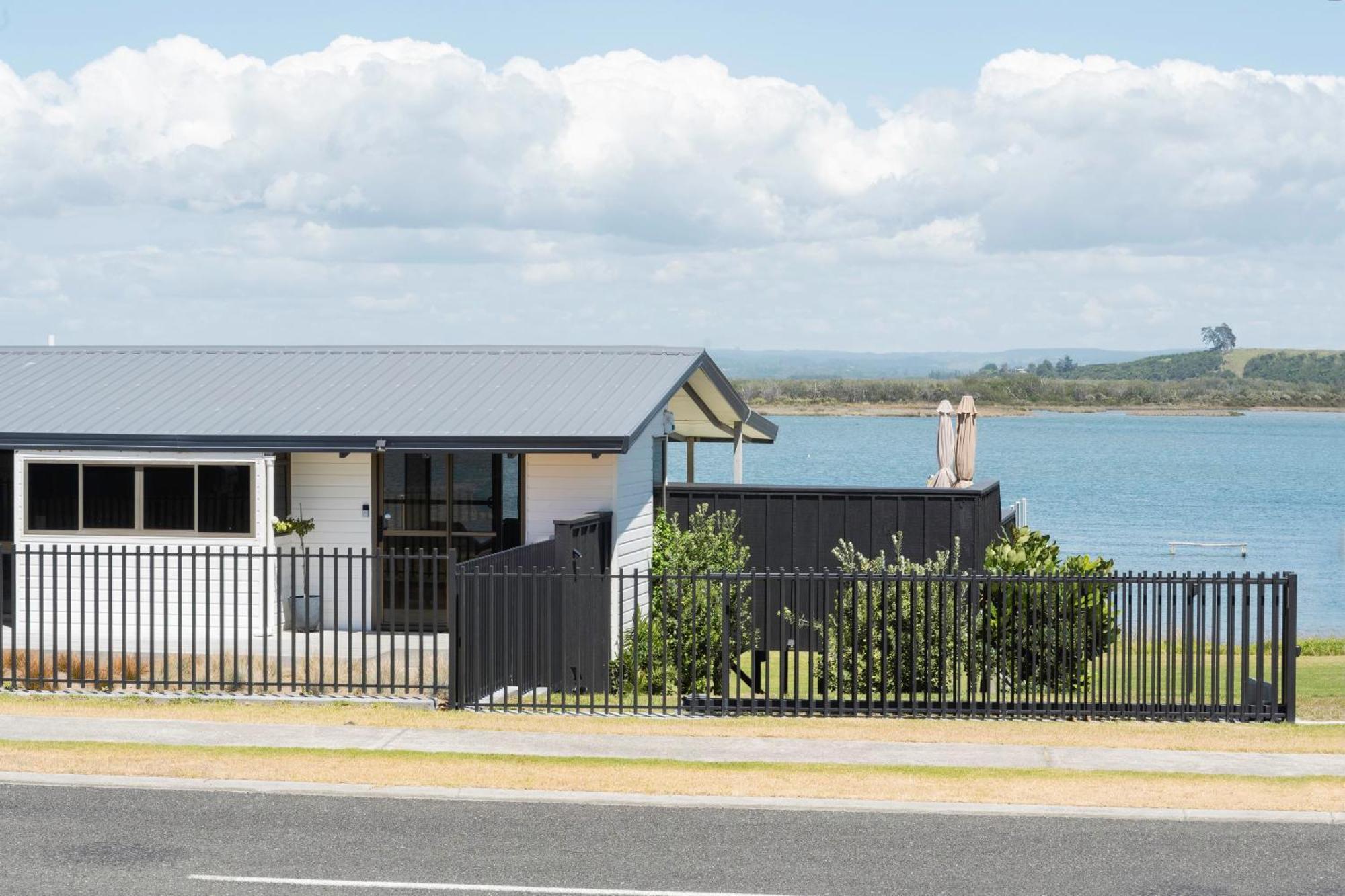 Pukehina Estuary Sunset Views Holiday Home Exterior foto