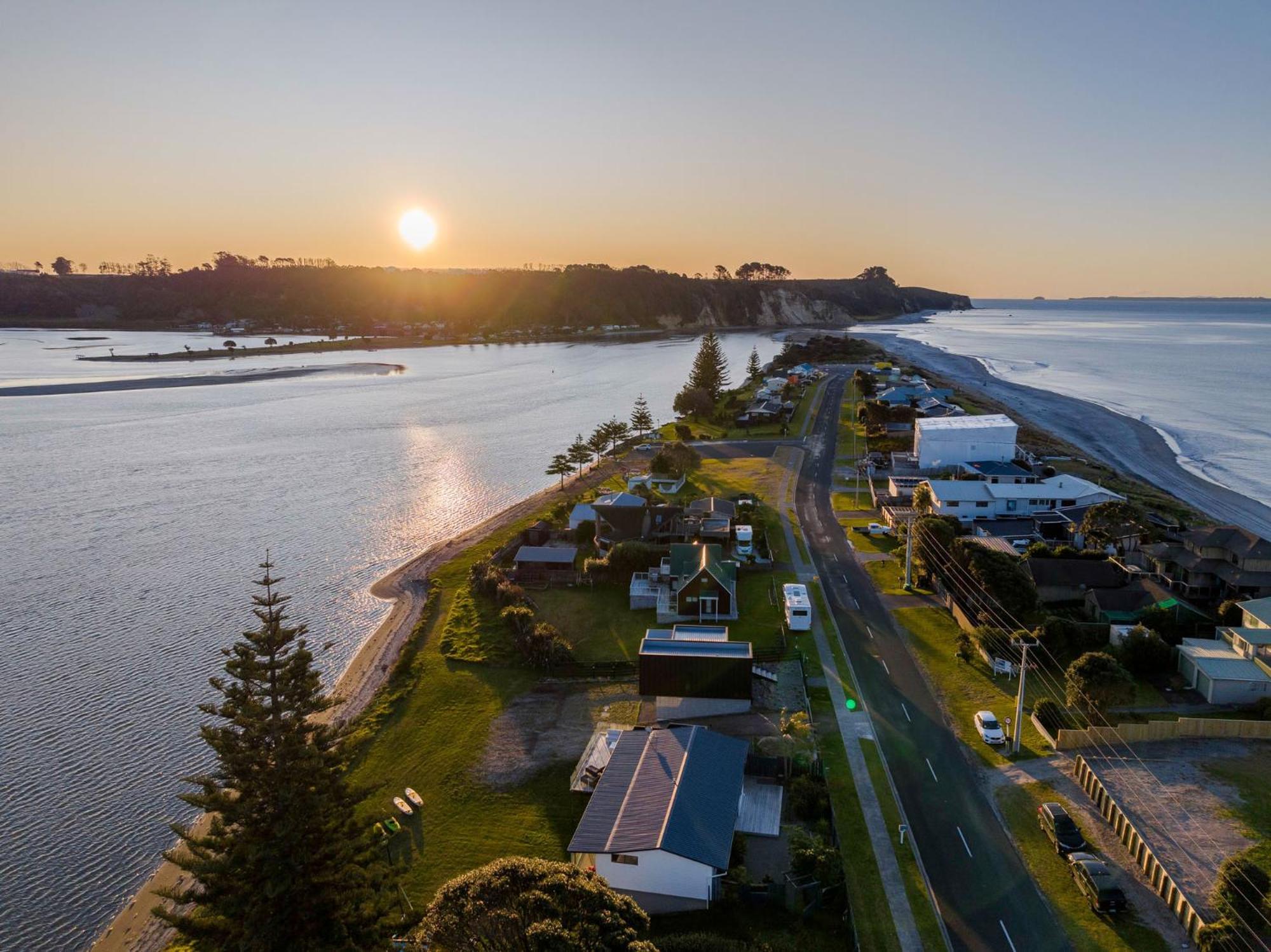 Pukehina Estuary Sunset Views Holiday Home Exterior foto